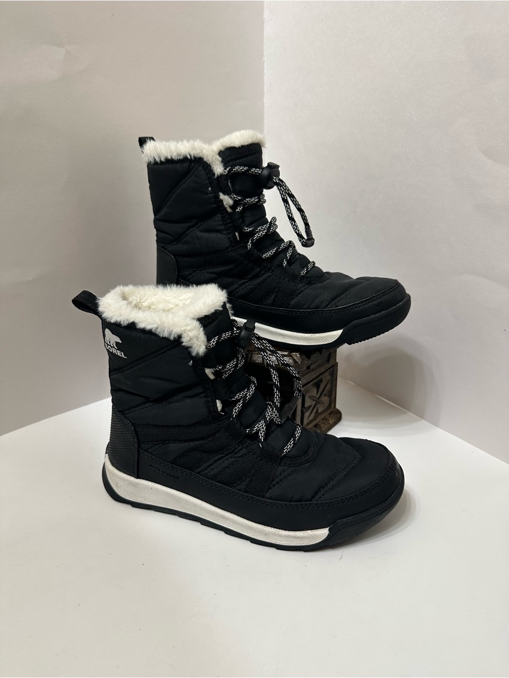 Sorel Whitney II Snow Boots Size 2 Lace Up Waterproof Black White EU 33